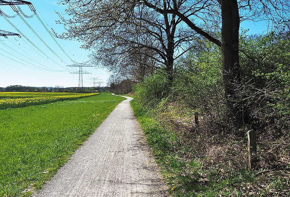 Entlang der Bahnlinie