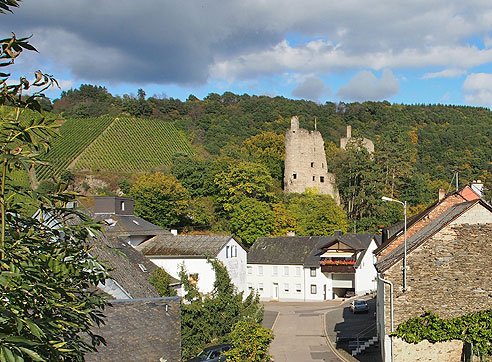 Felswände im Ruhrtal