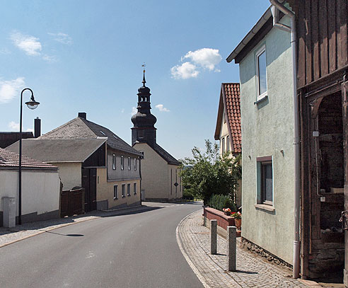 Saaleradweg: Ortsdurchfahrt E&szlig;bach