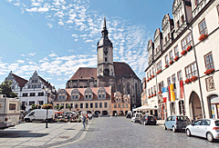 Wenzelskirche und Rathaus