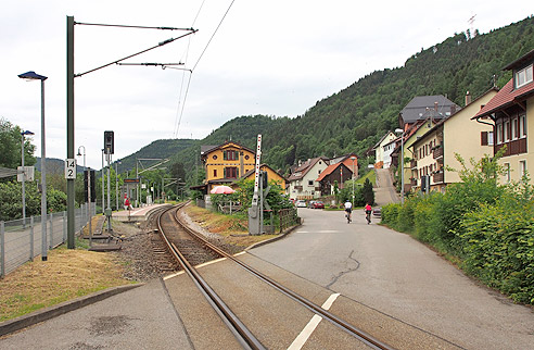 Am Bahnhof in Höfen