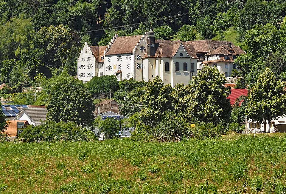 Blick auf Kloster Marienburg Blick auf Kloster Marienburg