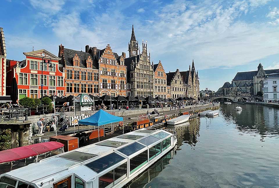 Hängebrücke St. Lucia über ein Seitental