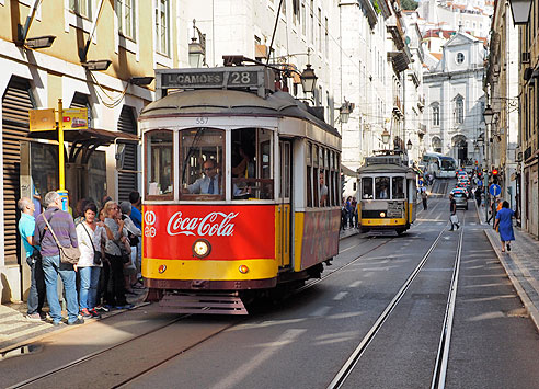 Die alten Trams fahren auf historischen Strecken