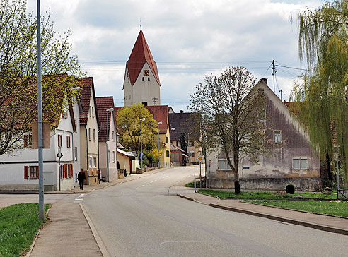 Radweg durch den Ort Lonsee