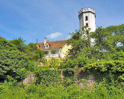 Rundtour auf die Berge um den Trifels, zurück im Queichtal