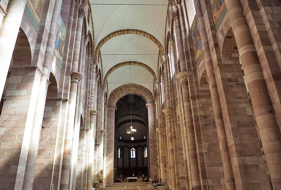 Der Speyerer Dom ist die größte romanische Kirche der Welt