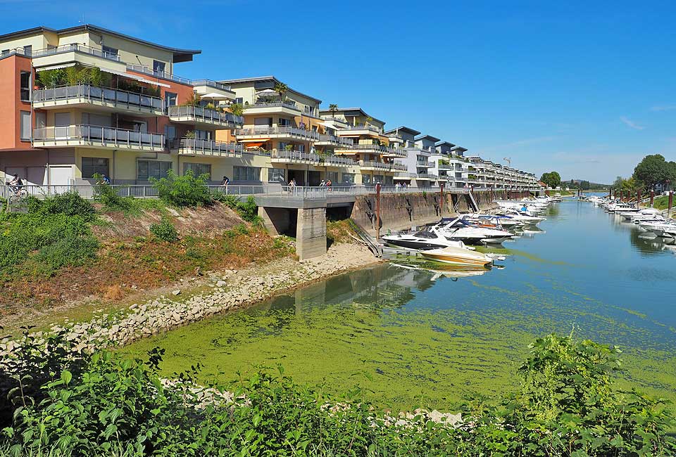 Am früheren alten Hafen in Speyer