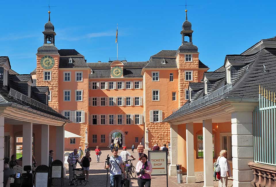 Farbenprächtiges Schloss in Schwetzingen