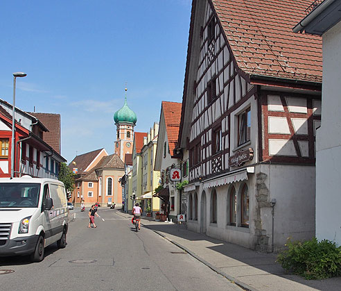 Allensbach liegt auf der Höhe der Insel Reichau