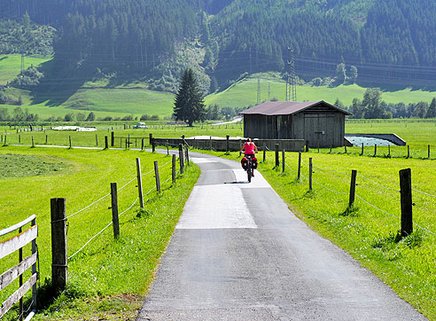 Radweg durchs Tal
