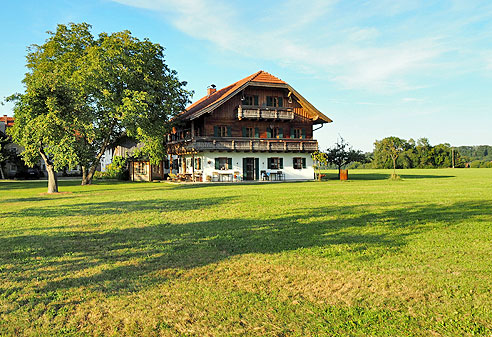 Schöner Bauernhof am Radweg