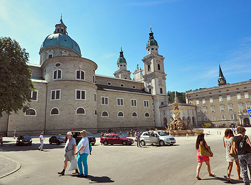 Domplatz in Salzburg