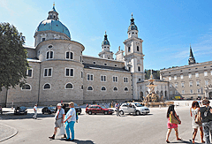 Domplatz in Salzburg