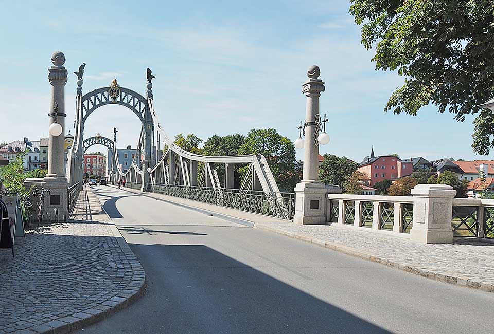 Jugendstil-Brücke über die Salzach