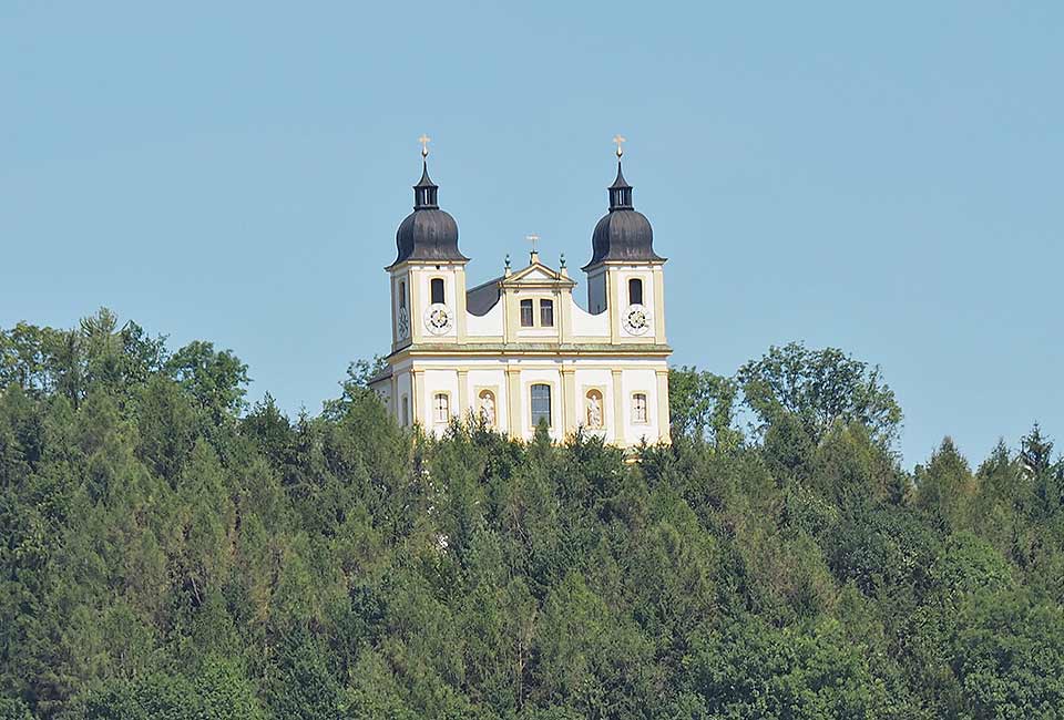 Blick auf die Wallfahrtskirche Maria Plain