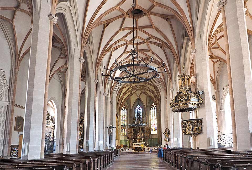 Kirchenschiff St. Stefan in Braunau