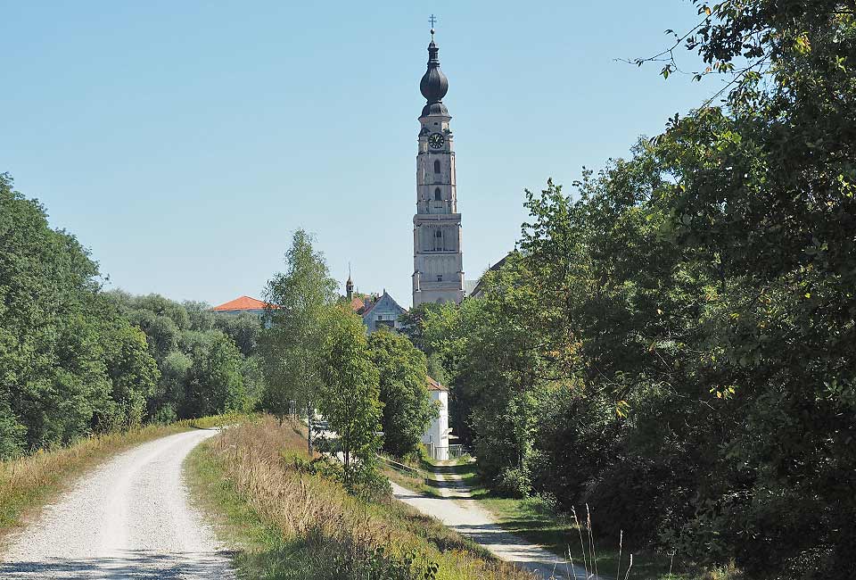 St. Stefan in Braunau kommt in Sicht