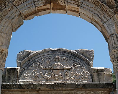 Radfahren in der Türkei: Ephesos der Hadrianstempel