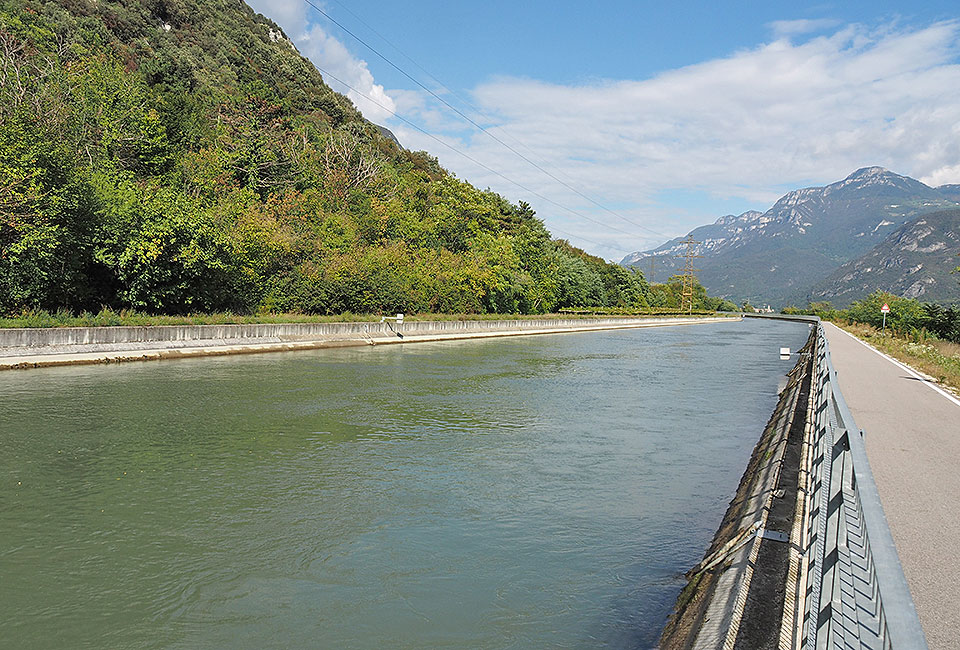 Am Kanal entlang