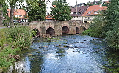 W&uuml;rmbr&uuml;cke in Hausen