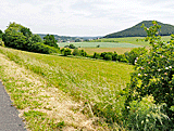 Weiter auf einer Bahntrass