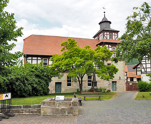 Radweg beim Bahnhof