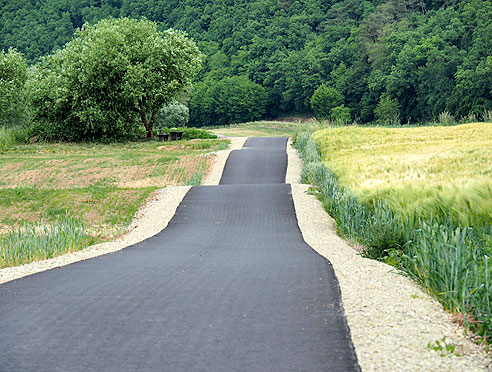 Neuer und gerader Radweg