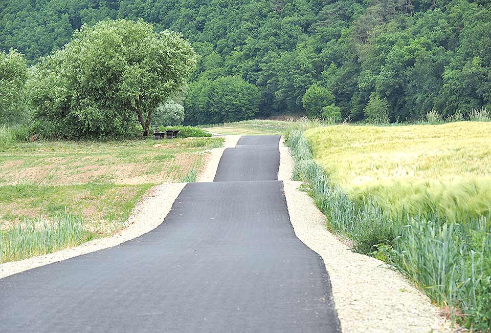 Neuer und gerader Radweg