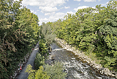 Zwischen den Häusern