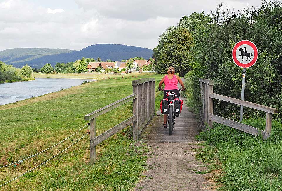Radweg bei Großenwieden