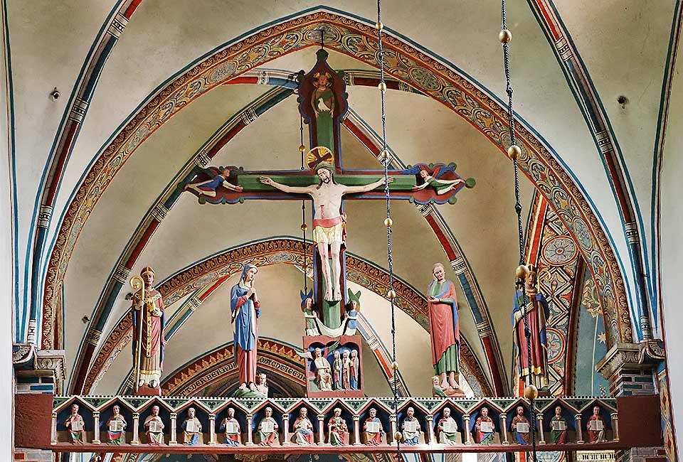 Apostelbalken mit Triumpfkreuz in Bücken