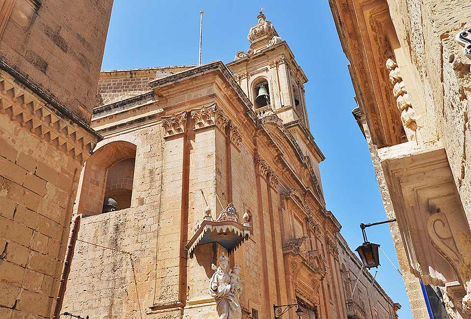 Zahlreiche schöne Kirchen, meist im Barockstil, findet man in Mdina