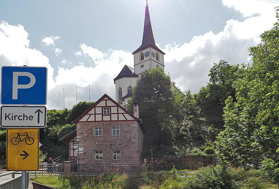 Julius-Echter-Kirche in Schönau