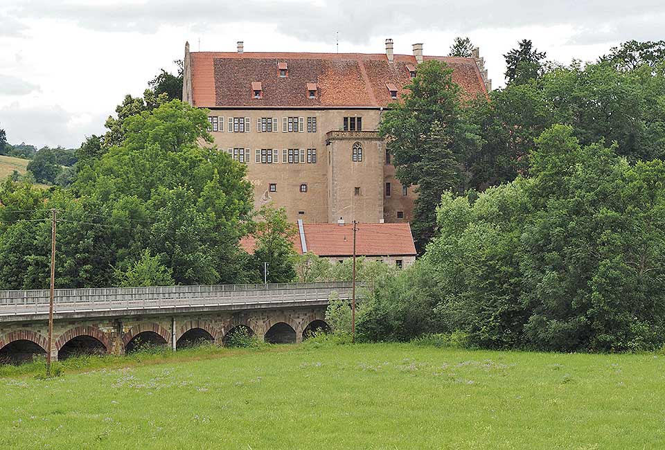 Blick auf Schloss Aschau
