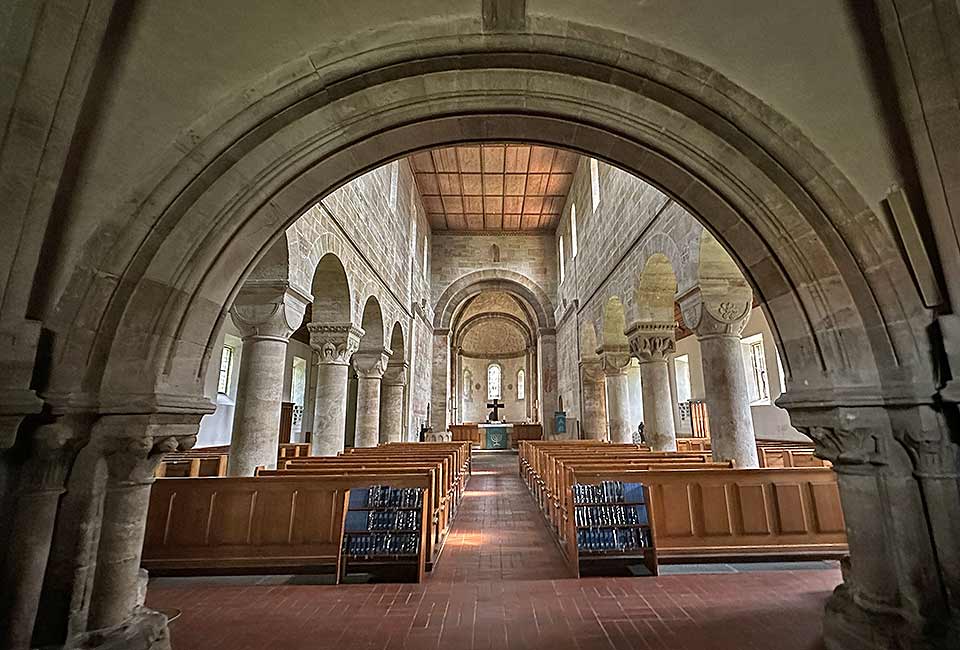 Romanisches Kirchenschiffl Romanisches Kirchenschiff