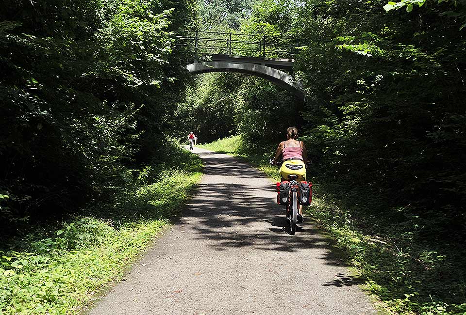 Radweg auf alter Bahnlinie Radweg auf alter Bahnlinie