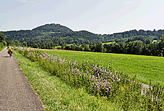 Rechts liegt der Rechberg