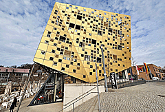 Goldener Würfel